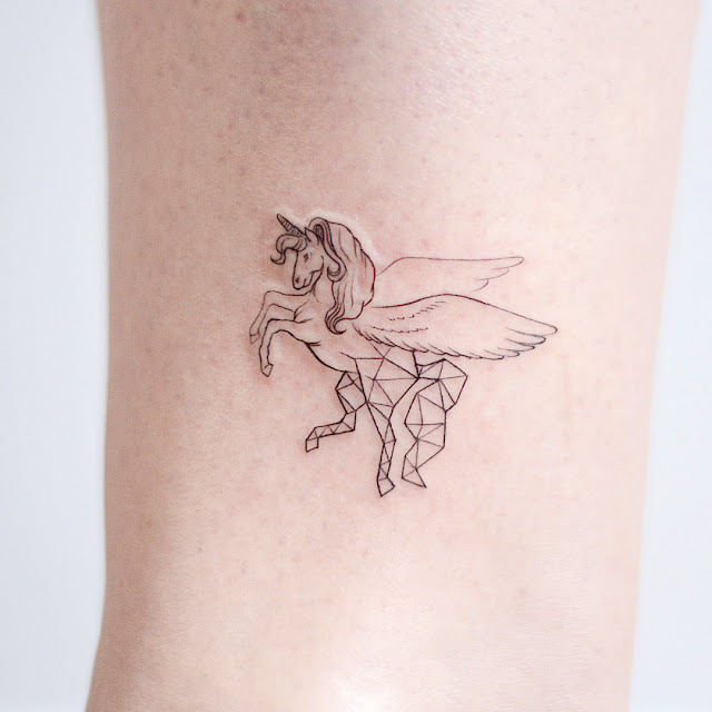 Mini tatuagens femininas 