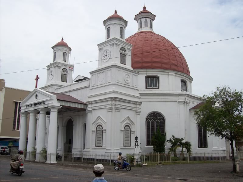 gereja blenduk Tempat Wisata Bersejarah di Kota Semarang