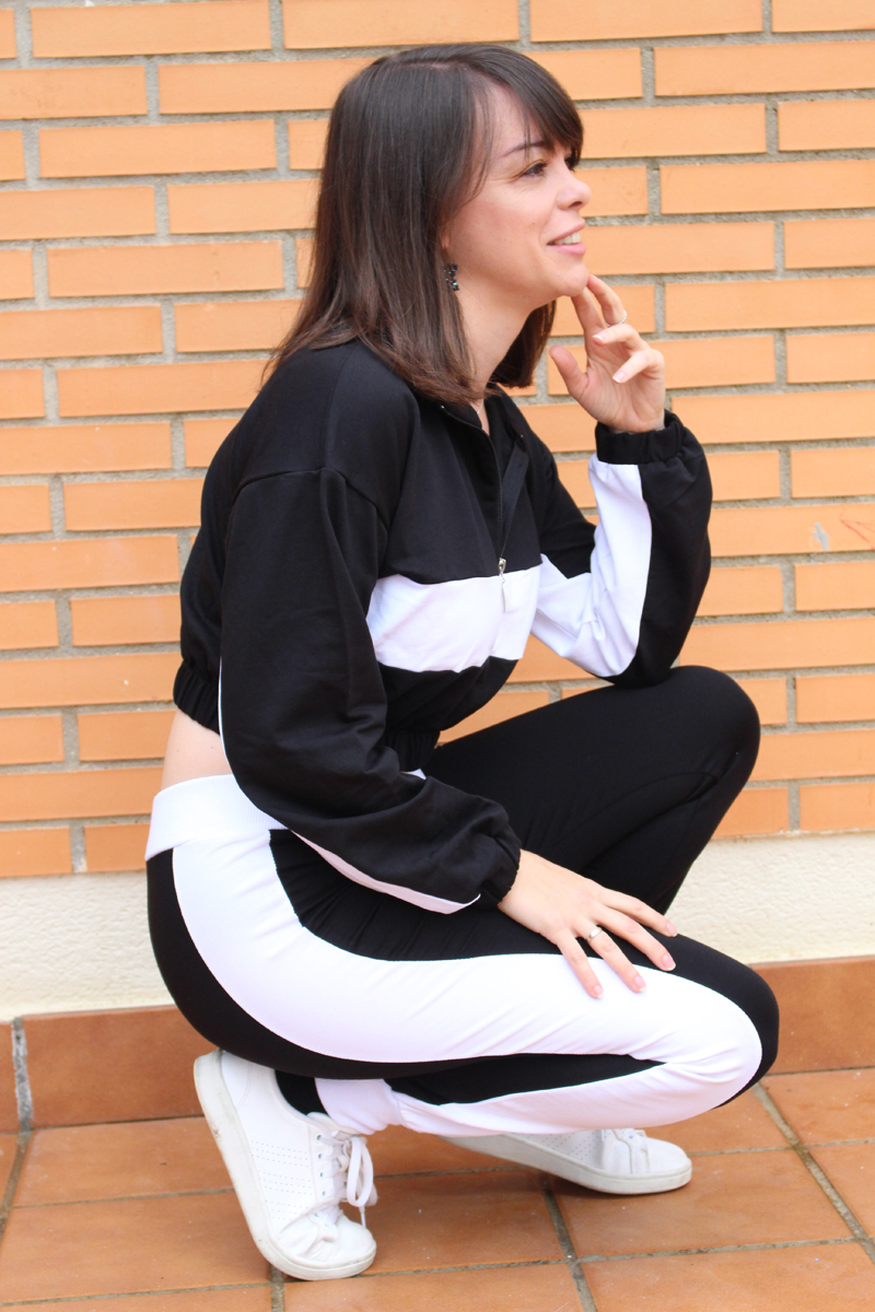 Black and white sport outfit