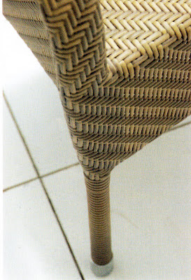 Keindahan kursi rotan menampilkan serat-serat alamiah, pori-pori yang halus, berbentuk bulat dan kesan alamia