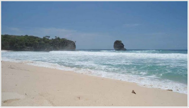 10 Top Destinasi Wisata Blitar;Pantai Pudak