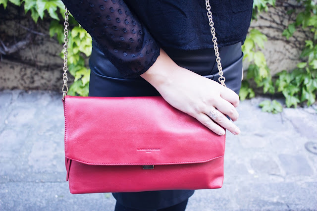 Look rouge et noir