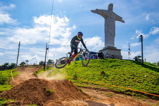 Siliano de Souza é ciclista e pedreiro | Foto: Divulgação/Arquivo pessoal