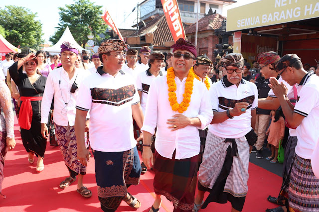   Walikota Jaya Negara Buka Sesetan Heritage Omed-Omedan Festival 2023