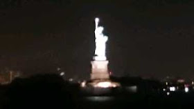 Imagen nocturna Estatua de la Libertad