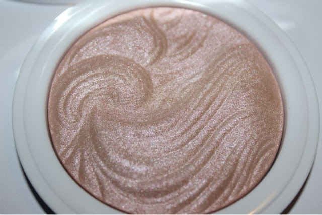 Photo of MUA Undress Your Skin Shimmer Highlighter