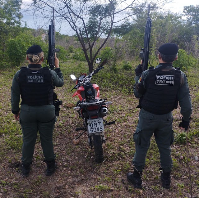 FORÇA TÁTICA RECUPERA MOTOCICLETA ROUBADA NA CIDADE DE CRATEÚS.