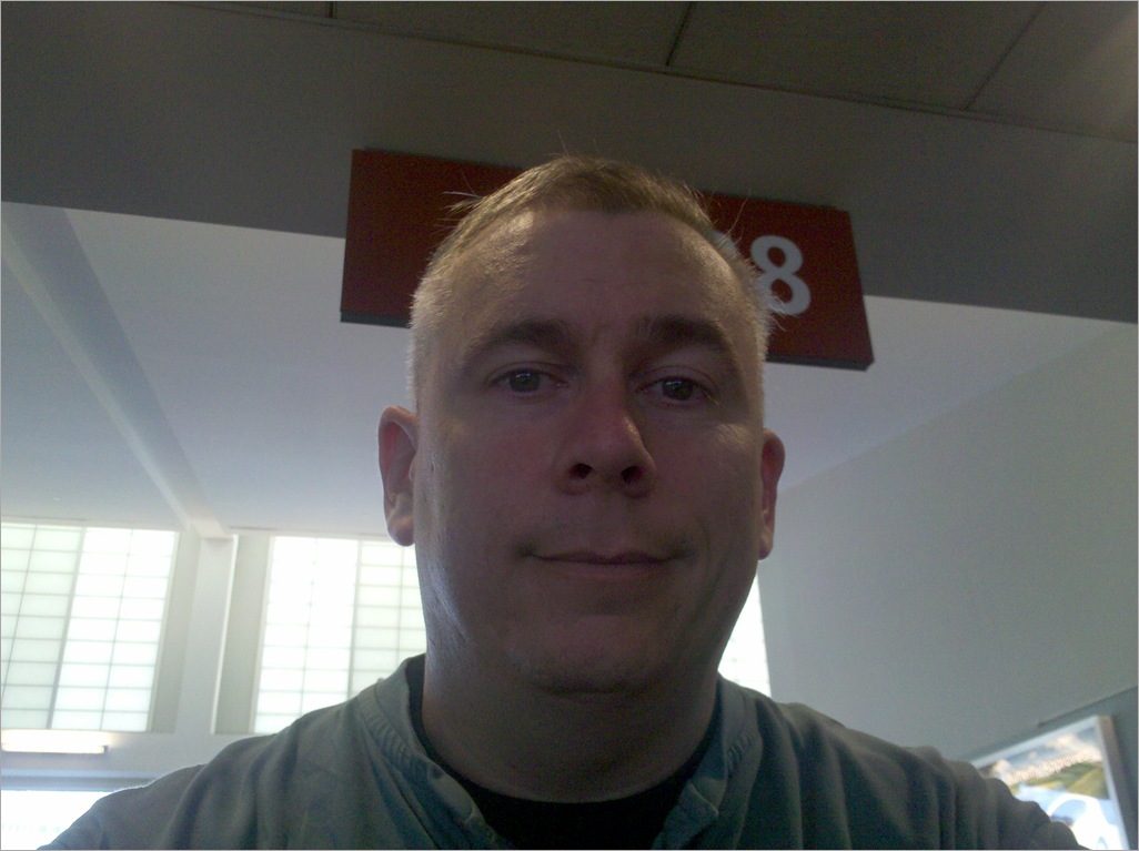 AHHH, I have a huge head...a pic from my new phone.