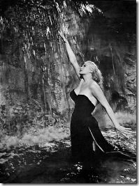 anita ekberg fountain