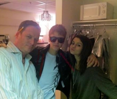 selena gomez visits justin bieber on tour. Justin Bieber visits Selena