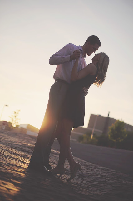 romantic engagement in sioux city street