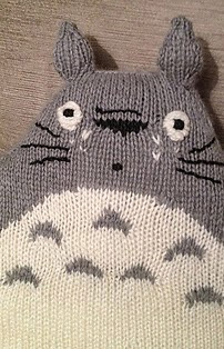 http://www.ravelry.com/patterns/library/totoro-cushion