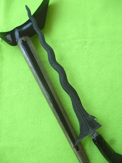 KERIS SENGKELAT LUK 13