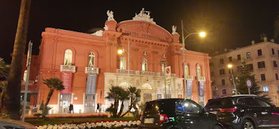 Bari, Teatro Petruzzelli.