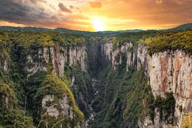 serra gaucha, canyos e cachoeiras