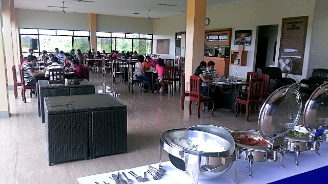 dining and lounge areas of san juanico park gold and country club