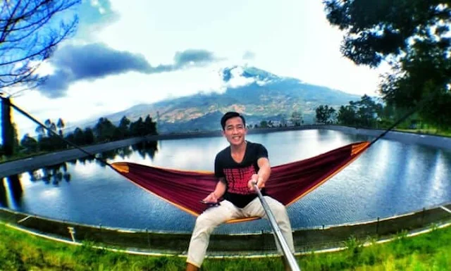 spot foto hammock wisata Embung Kledung