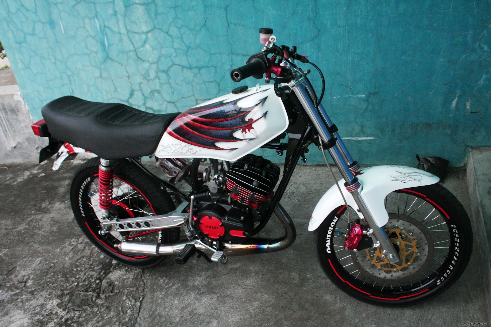 2015 MOTOR MERAH