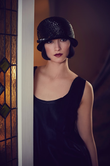 1920s hair and makeup