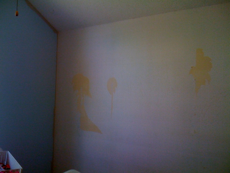 removing wallpaper from drywall. it#39;s wallpaper and drywall