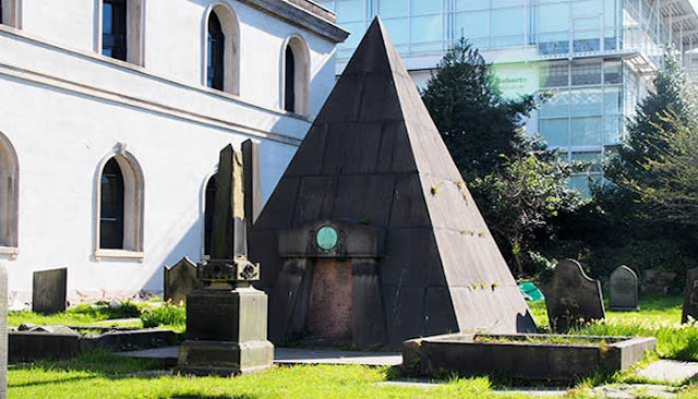 Mausoleum Paling Unik Di Dunia