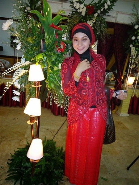 21 Model Kebaya Muslim Modern Pesta Terbaru