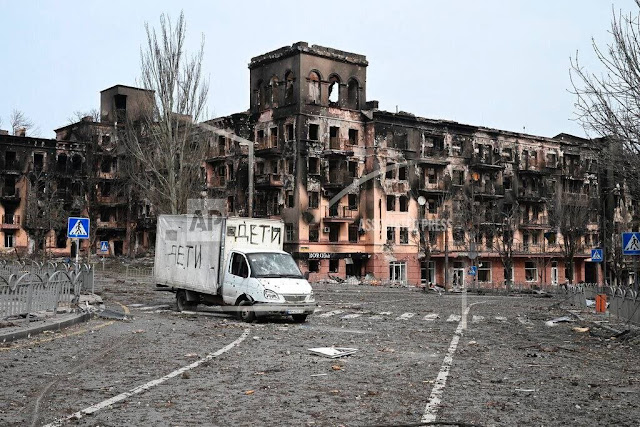 Мариуполь до и после прихода туда русского мира