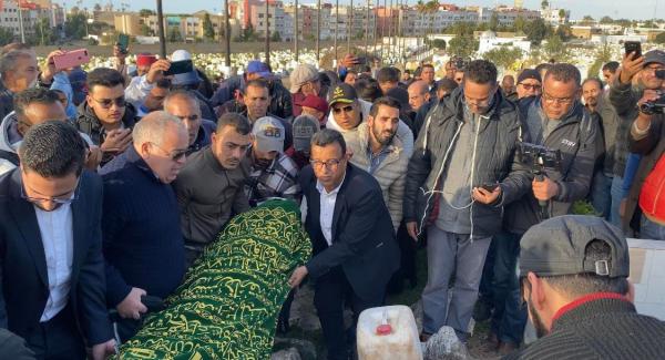 تشييع جنازة الراحل "عبد الرؤوف" بمقبرة الشهداء بالدار البيضاء(صور)