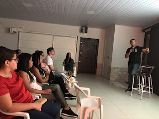 Pesquisador mato-grossense Gédson Borges, palestrando na AMPUP.