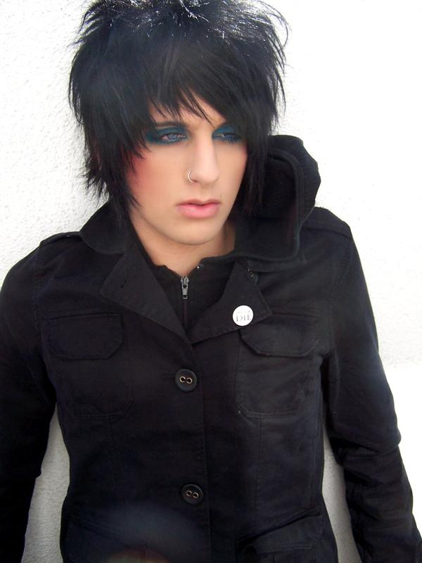 short emo hairstyle for guys 2