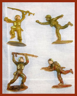 1:32nd Scale Figures, 54mm Toy Soldiers, Cherilea Plastic, Early British Toys; EM2 Bullpup Assault Rifle, Polymer Figurine, Small Scale World, smallscaleworld.blogspot.com, Soldier Toy Soldiers Of Post War Infantry, Made In Britain In The 1960's