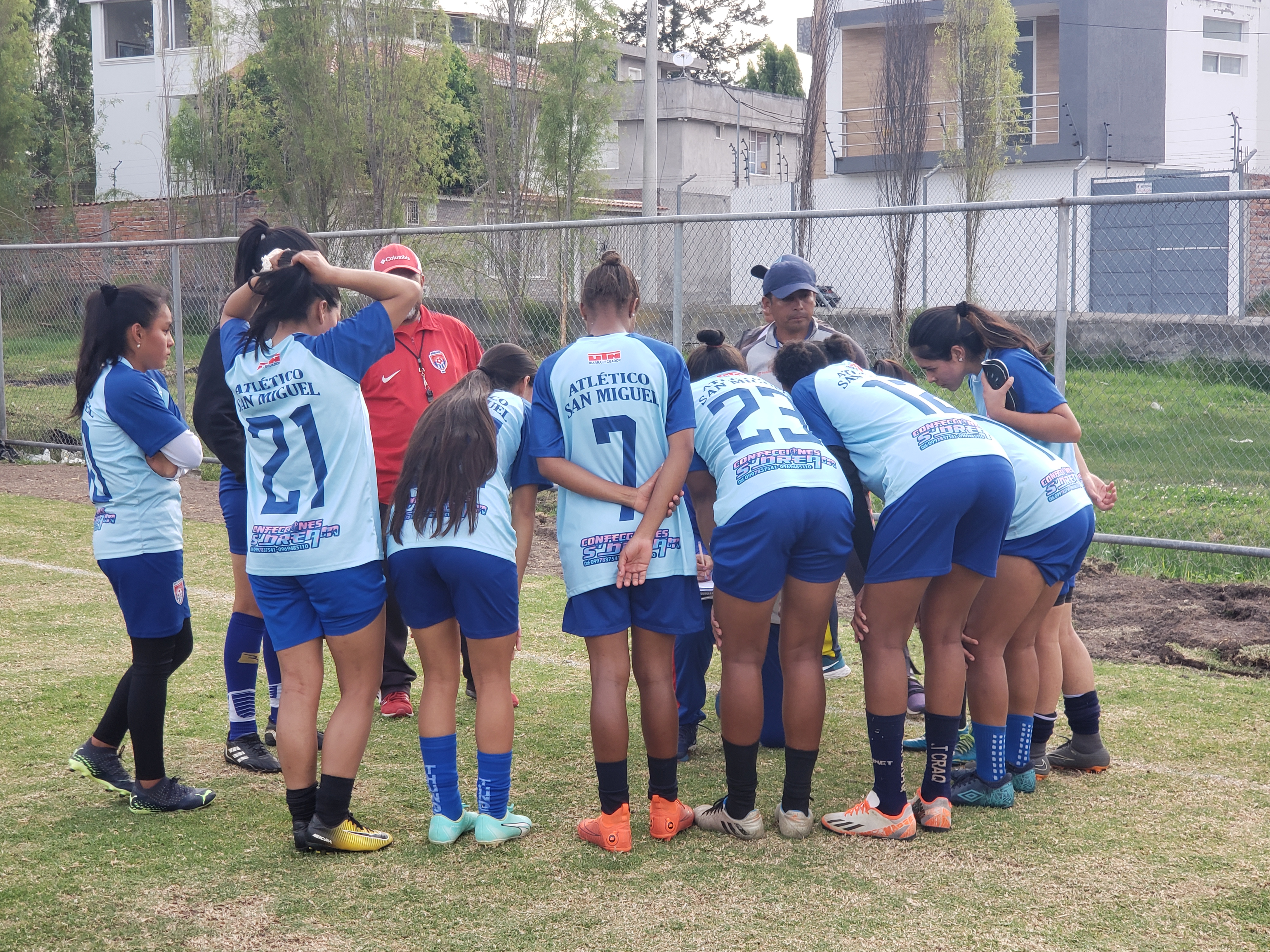 somosdelmismobarro: El Club Atlético San Miguel de la ciudad de Ibarra  festejo la Navidad