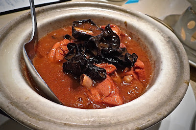 Putien, claypot chicken in fermented red rice wine