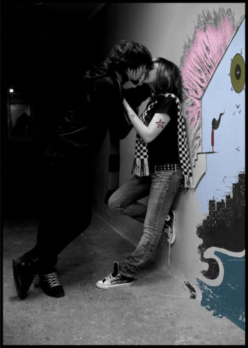 wallpaper emo kiss. Emo Lover Kiss