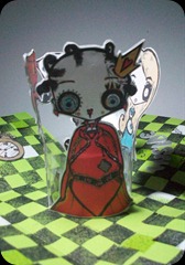 Exploding Box_Queen