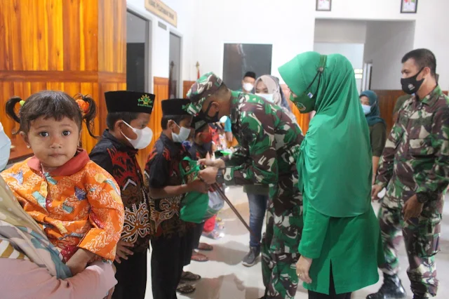 Dandim Pemalang Peduli Anak Yatim Dengan Membagikan Paket Sembako