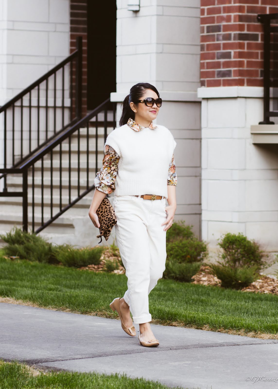 petite styling: mom fit jeans