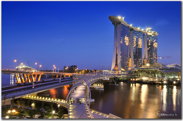 The Helix, Bridge, Double Helix Bridge, Marina Centre, Center, marina south, marina bay, singapore, singapura, Resort Marina Bay Sands, Singapore Flyer, Gardens, 2010, 2012, architecture, mega project, building, photo, under construction