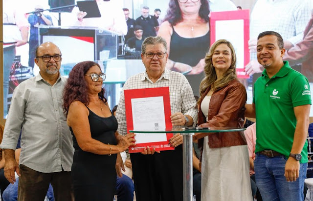 Empreender PB assina contratos para barraqueiros e ambulantes que irão atuar no São João de Campina Grande, Bananeiras e Boa Ventura