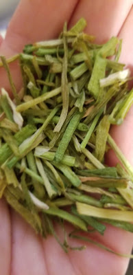 dried organic chives