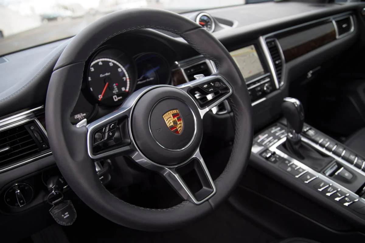 Porsche Macan  - interior