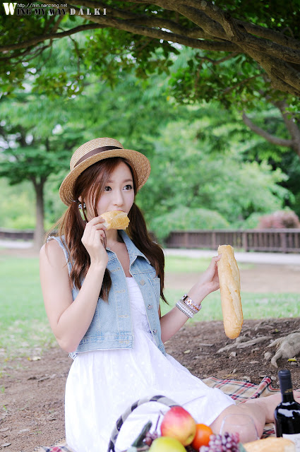 5 Picnic with Han Ji Eun-Very cute asian girl - girlcute4u.blogspot.com