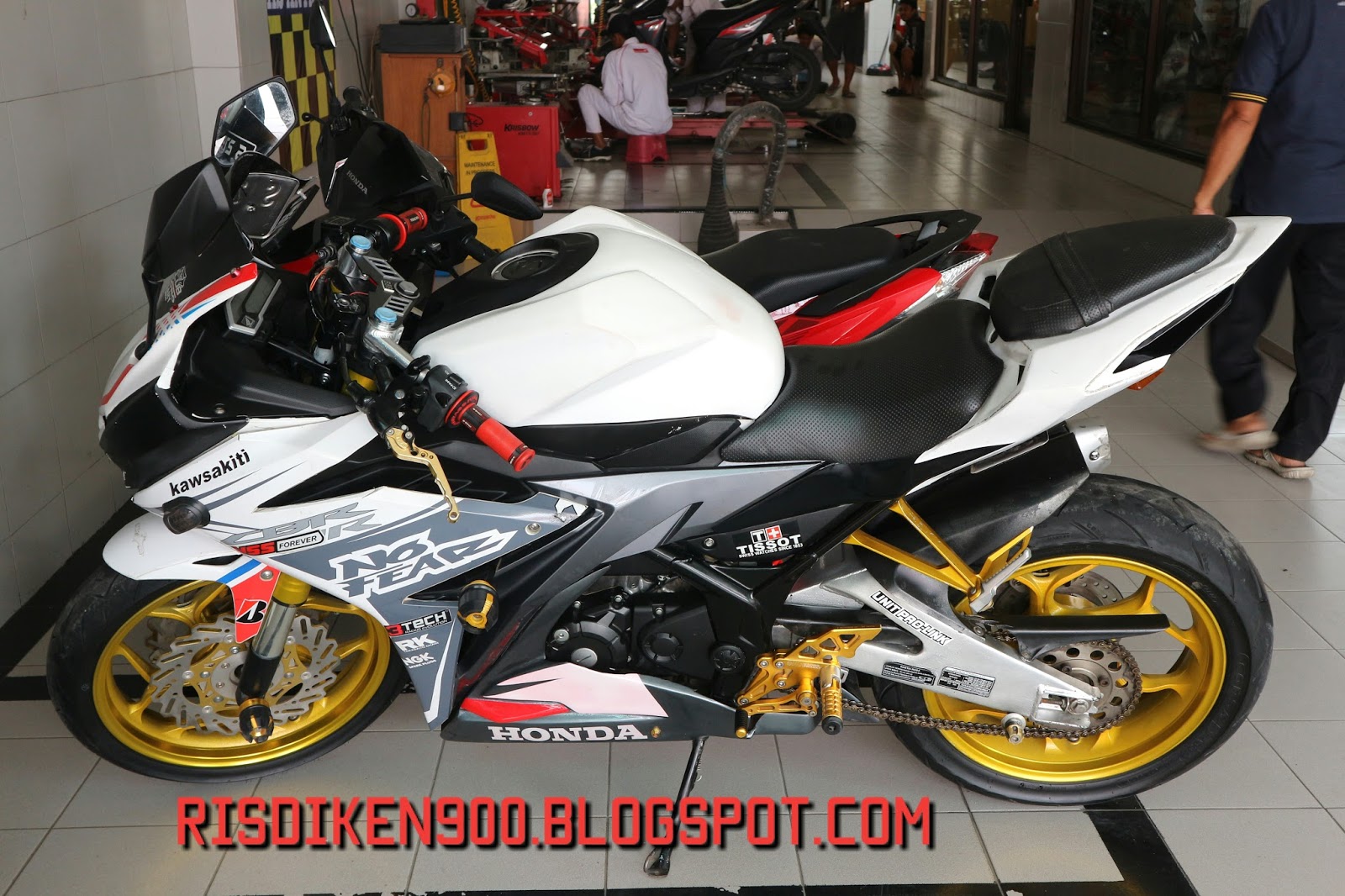 Perjalananku CBR150R Modif Jadi CBR250RR Nyaris Sempurna