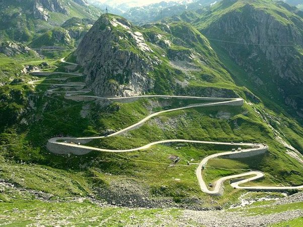पहाड़ों पर आड़ी-तिरछी रोड क्यों बनाई जाती हैं, सीधी सड़क क्यों नहीं बनाते? शायद ही कोई जानता होगा सही जवाब!why-mountain-roads-are-curved