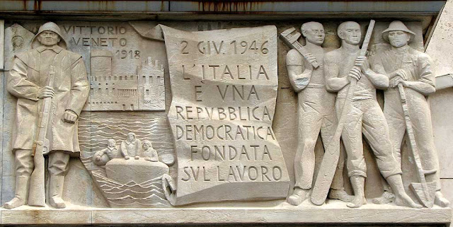 Bassorilievo con la storia di Livorno, Palazzo del Governo, Livorno