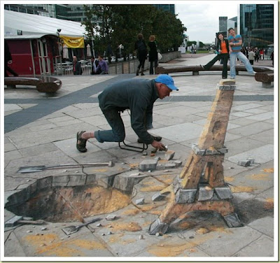 amazing 3d sidewalk art Eiffel tower