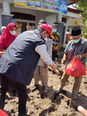 Dirjen Linjamsos Kemensos RI Beri Bantuan untuk Korban Banjir Kota Bima