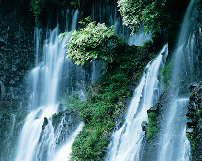 a waterfall,  pondless waterfall,waterfalls,waterfall screensaver,pictures of waterfalls, waterfalls pictures,waterfallwallpaper,