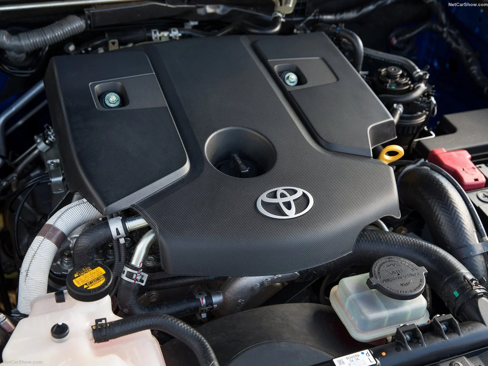 Hình ảnh xe ô tô Toyota HiLux 2016 & nội ngoại thất