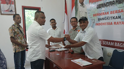 Bakal Calon Wakil Bupati SBB Daniel Rupidara Ambil Formulir Pendaftaran Di DPC Partai Gerindra